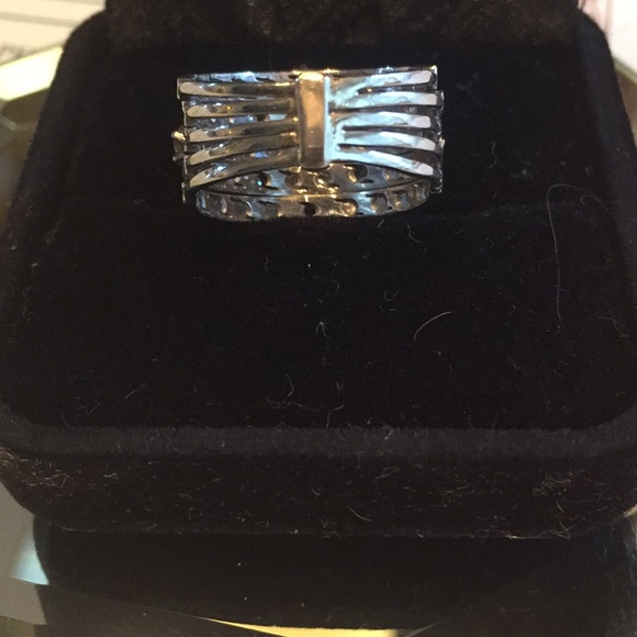 💥SOLD💥Ladies 18k White Gold Diamond Ring🎁 - Picture 9 of 9